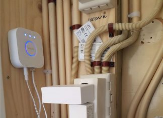 Philips hue bridge bij router