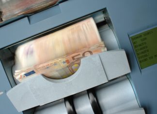 hoeveel belasting betaal je over 100.000 euro spaargeld
